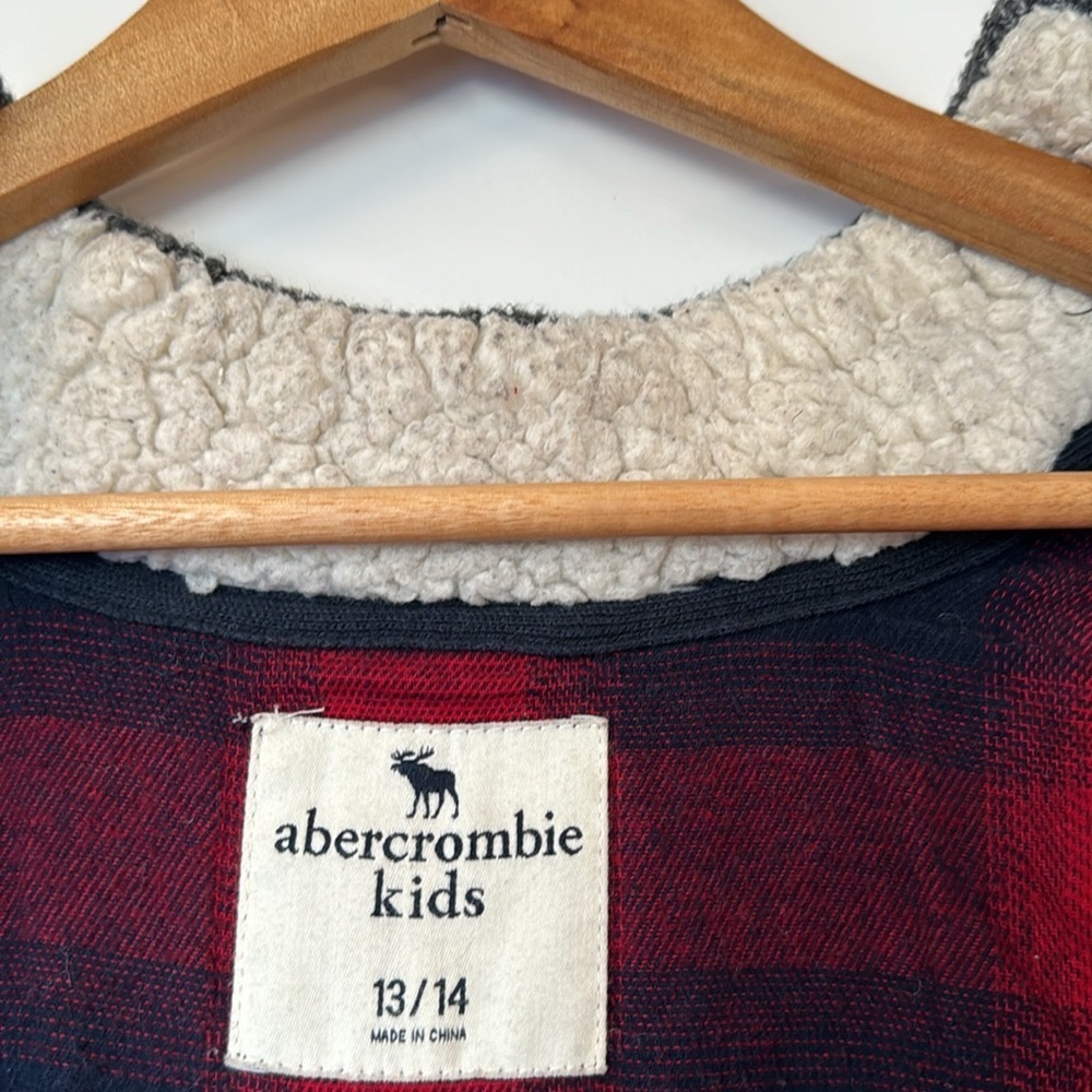 Abercrombie kids warm zip up w plaid interior Sherpa collar size 13/14 preppy - Picture 10 of 11